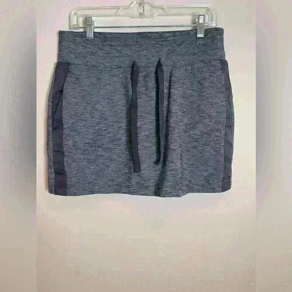Athleta Womens Gray Heather Pull-On Skort Size Small Pockets Golf Tennis M - Picture 1 of 9